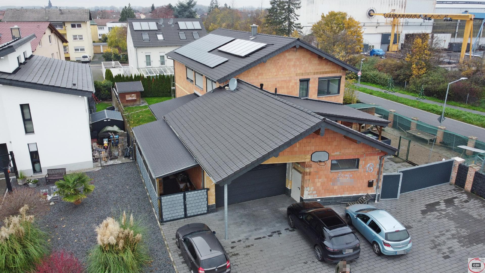 Neuwertiges Zweifamilienhaus in guter Lage von Groß-Rohrheim
